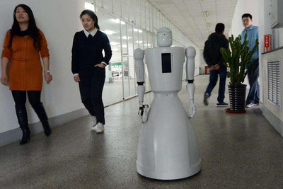 智能機器人研發浪潮涌動，家庭服務機器人步入發展快車道